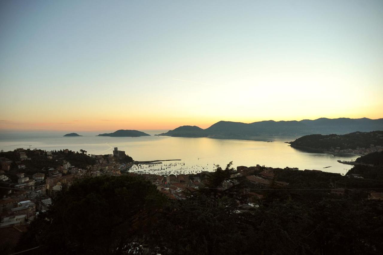 Il Golfo Artisti E Poeti Villa Thea Lerici Exterior photo